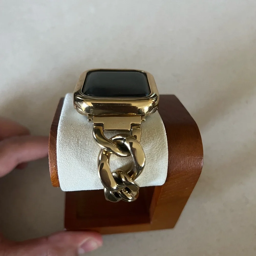 NINA RICCI Apple‎ Watch Case and band.